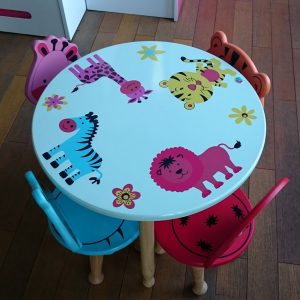 Xinh xinh những chiếc bàn học hình thú cho bé học tại nhà